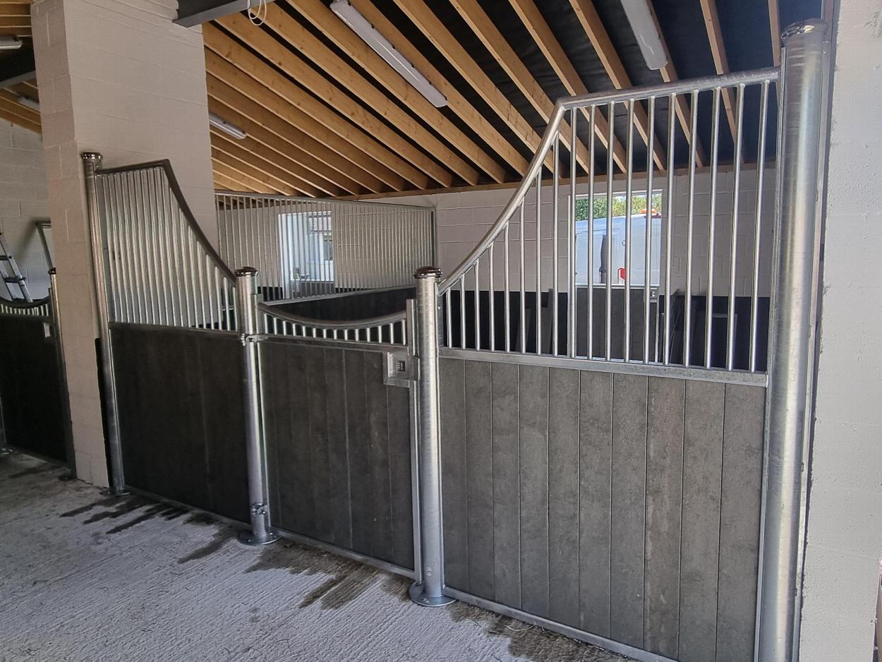 equestrian stables manufacturer of barn stables, field shelters, arena construction in Blackburn and Lancashire